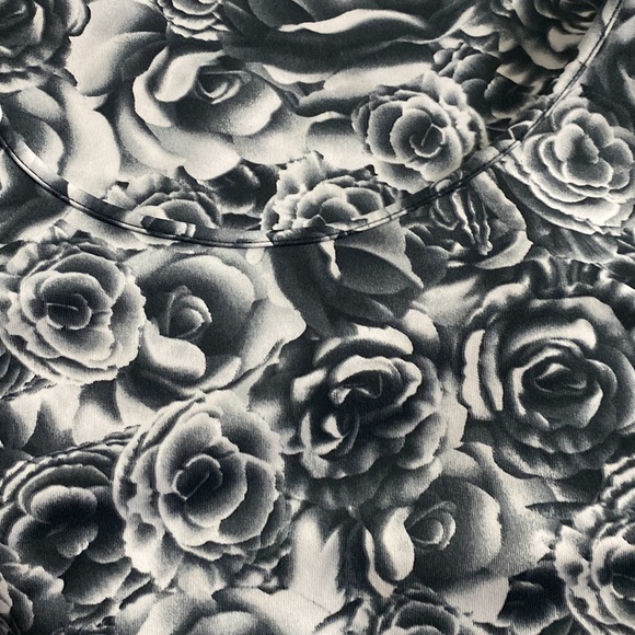 ROSE DRESS - Picture 3 of 4